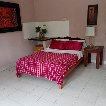 En Planta Alta A Pie De Avenida Apartment Cozumel Ngoại thất bức ảnh